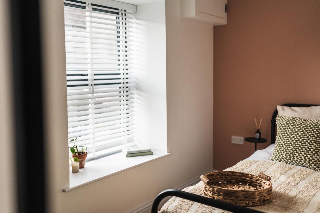 Wych Cottage, Striking 2 Bed, Parking, Ground Floor Flat - Step Free Somerton  Bagian luar foto